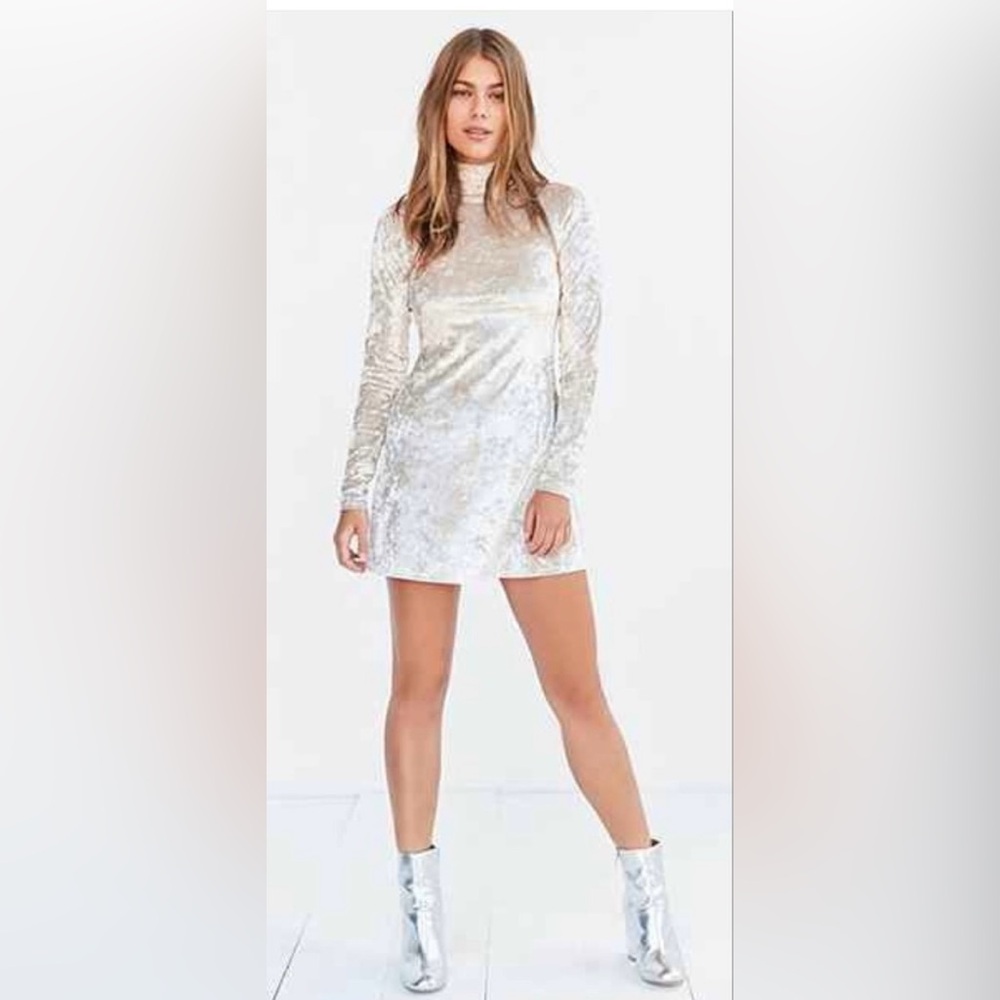 Kimchi Blue Julie Crushed Velvet Turtleneck Dress